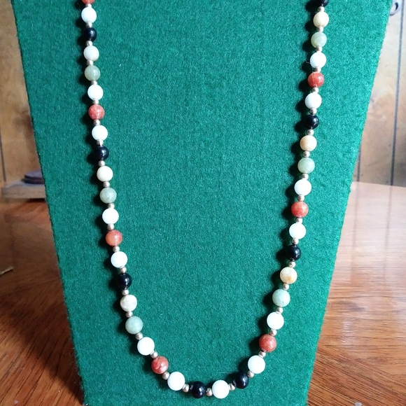 14 kt. Multi color jade necklace - Picture 2 of 8